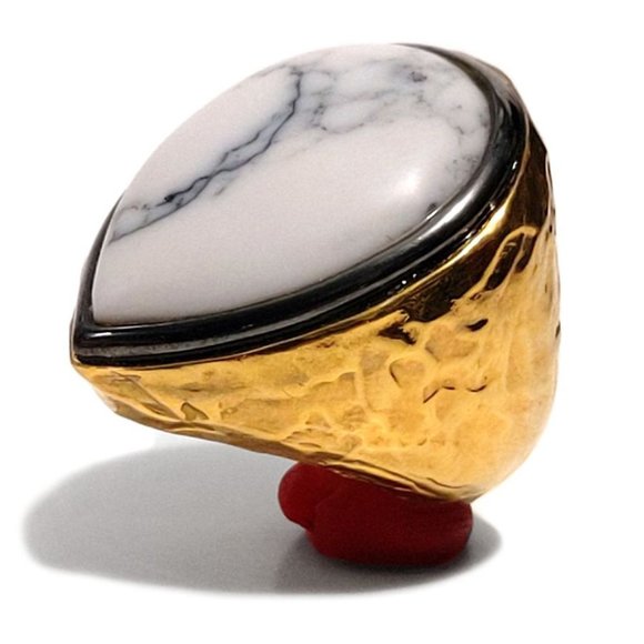 18k Yellow Gold 10 Microns Plated Ring Black and White Pear Shape Stone Size 6.5 - Picture 11 of 12
